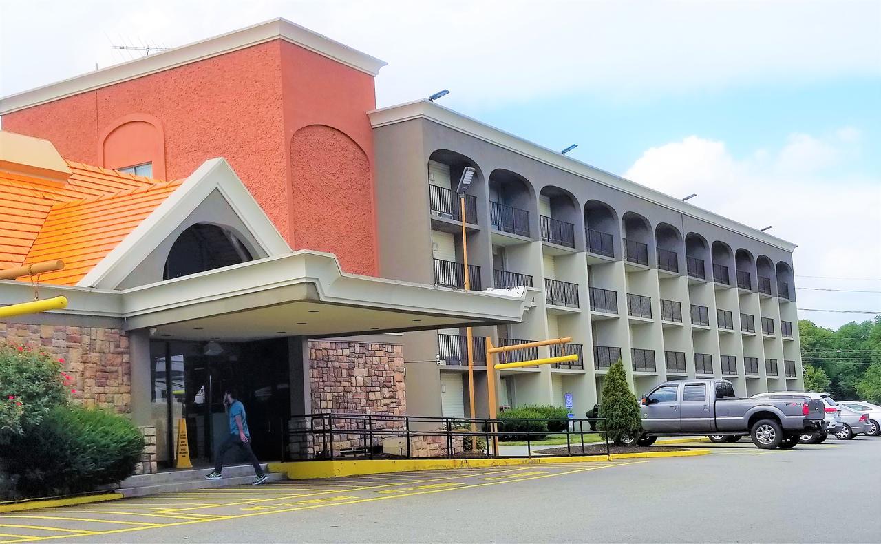 Howard Johnson By Wyndham Clifton Nj Kültér fotó